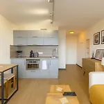 Beau Renove, Balcon, Acces Plage, Piscine