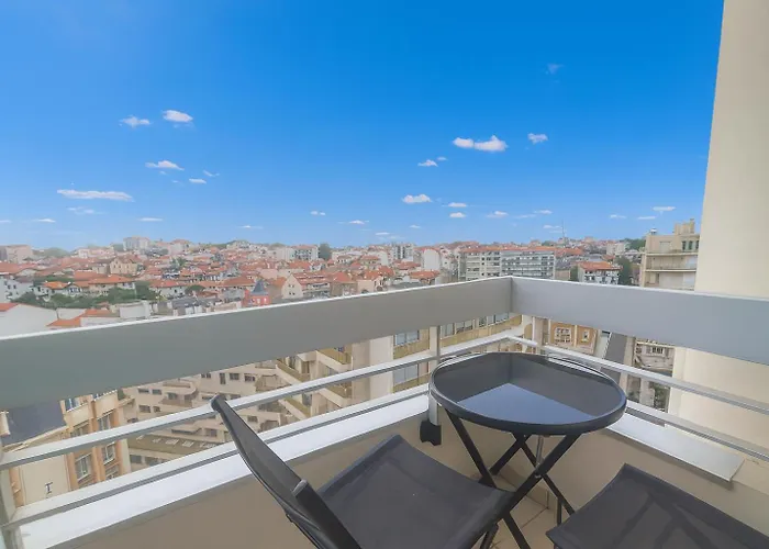 Beau Renove, Balcon, Acces Plage, Piscine