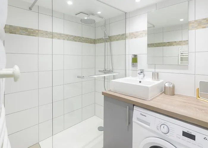 Beau Rénové, Balcon, Accès Plage, Piscine *